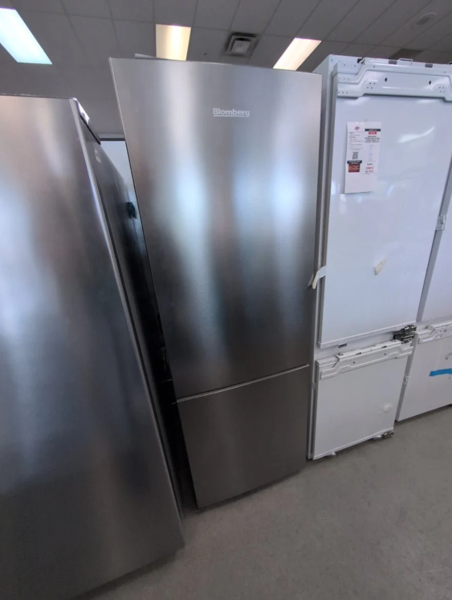 BRFB1045SS - REFRIGERATORS - Blomberg - Bottom Freezer - Stainless Steel - Open Box - Image 2