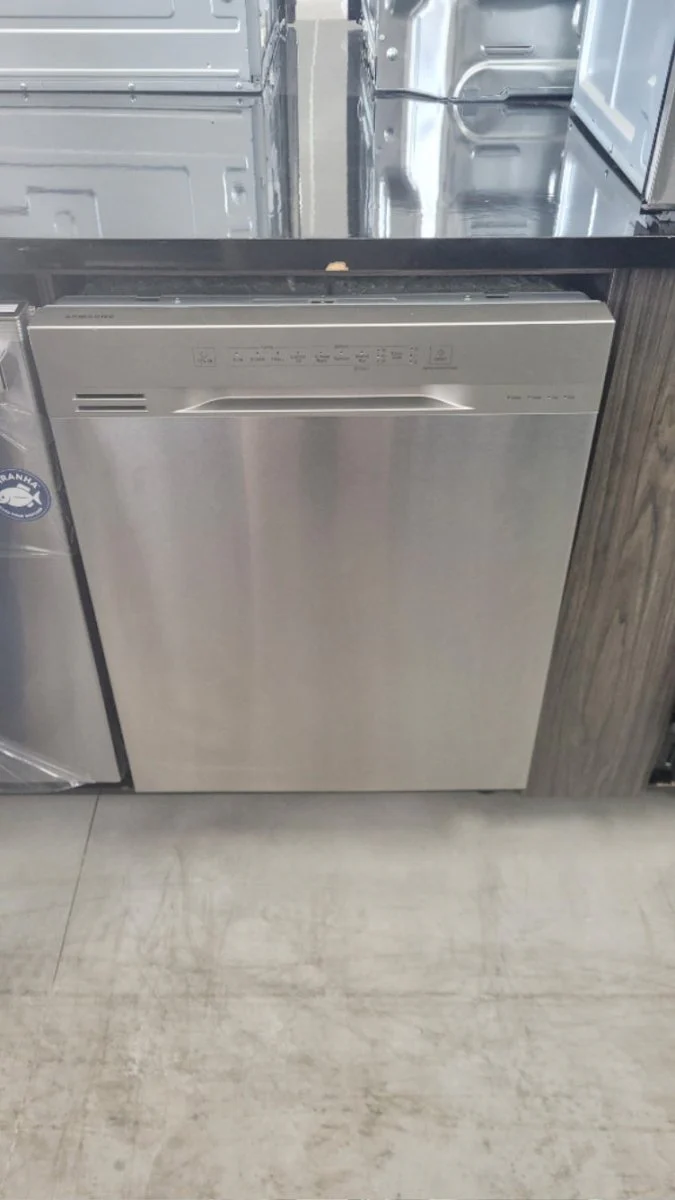 DW80N3030US - DISHWASHERS - Samsung - Front Controls - Stainless Steel - Open Box - Image 2