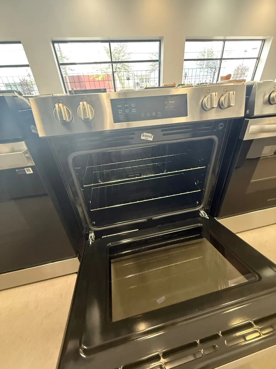FCFE306CAS - RANGES - Frigidaire - Electric - Stainless Steel - Open Box - Image 3