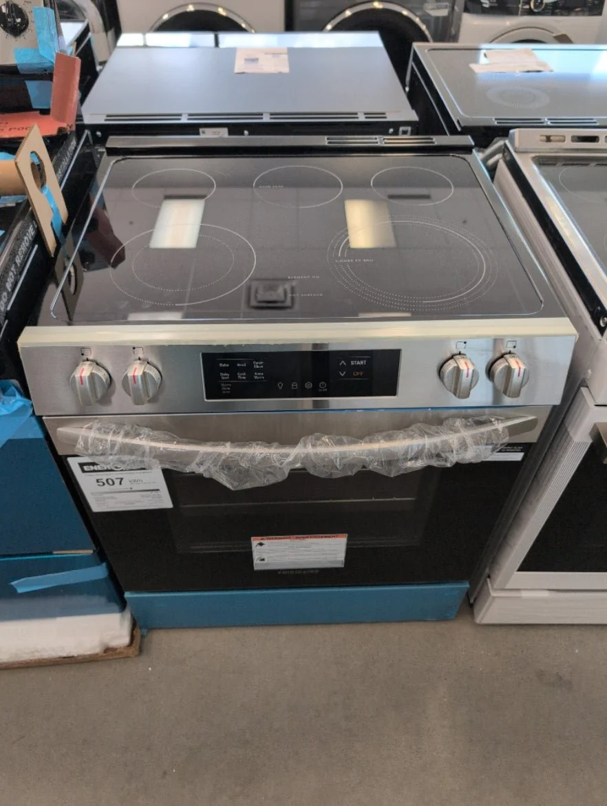 FCFE306CAS - RANGES - Frigidaire - Electric - Stainless Steel - Open Box - Image 2