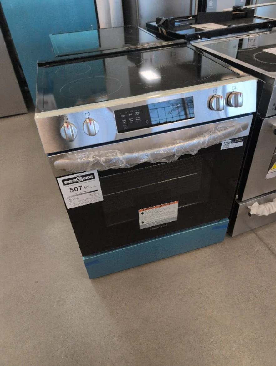 FCFE306CAS - RANGES - Frigidaire - Electric - Stainless Steel - Open Box - Image 2