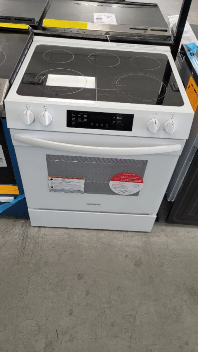 FCFE306CAW - RANGES - Frigidaire - Electric - White - Open Box - Image 2