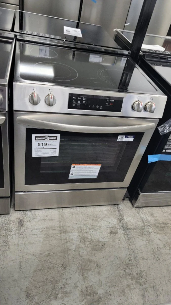 FCFE308CAS - RANGES - Frigidaire - Electric - Stainless Steel - Open Box - Image 2