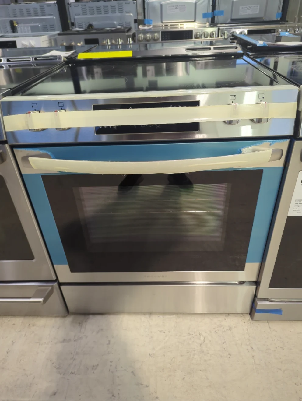 FCFE308CAS - RANGES - Frigidaire - Electric - Stainless Steel - Open Box - Image 2
