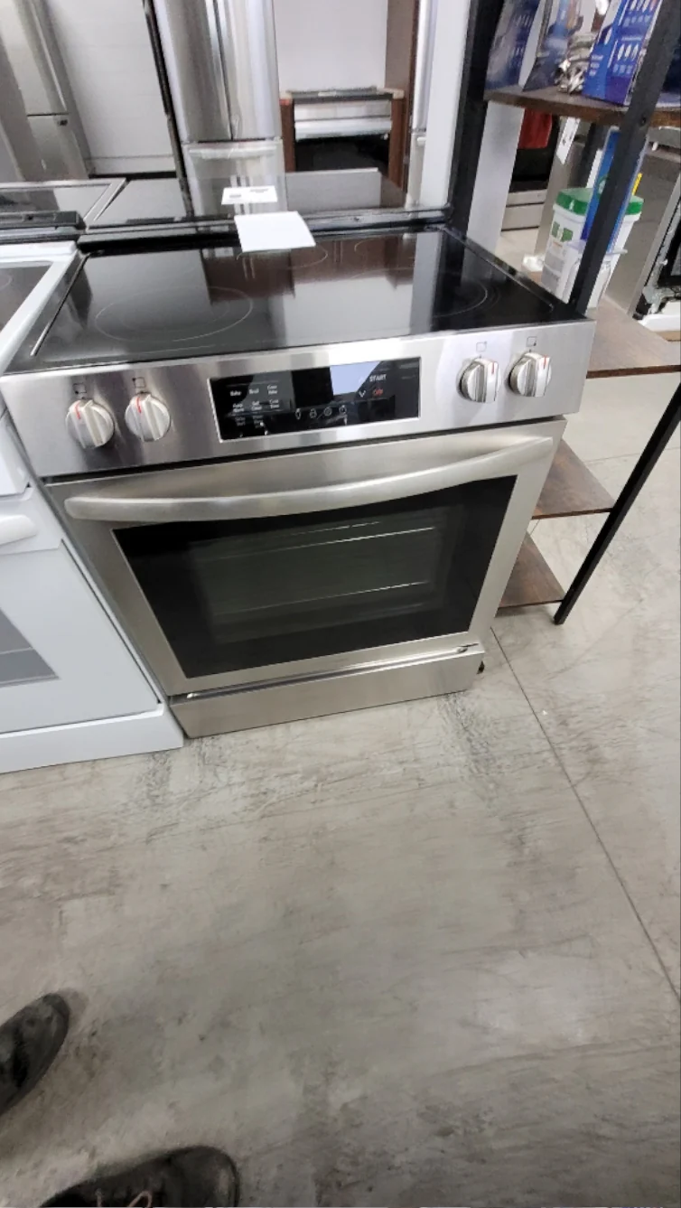 FCFE308CAS - RANGES - Frigidaire - Electric - Stainless Steel - Open Box - Image 2