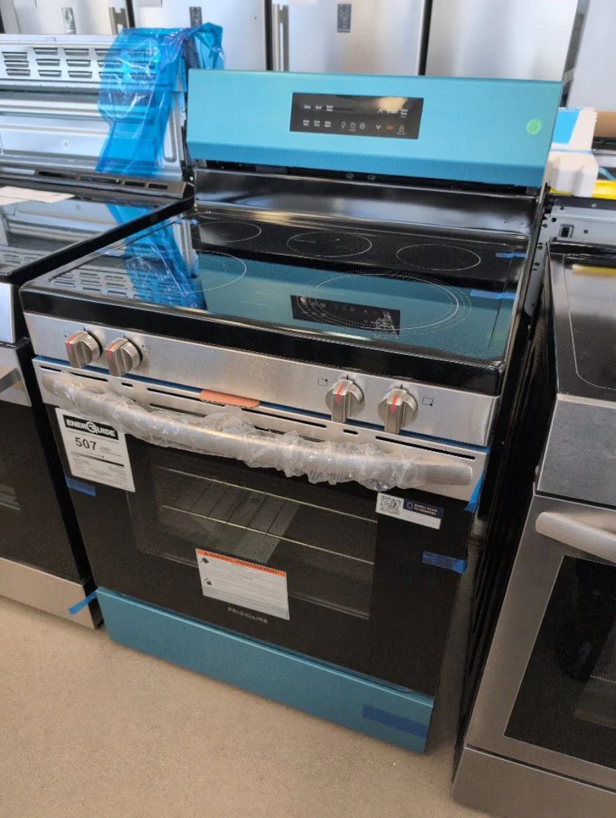 FCRE306CAS - RANGES - Frigidaire - Electric - Stainless Steel - Open Box - Image 2
