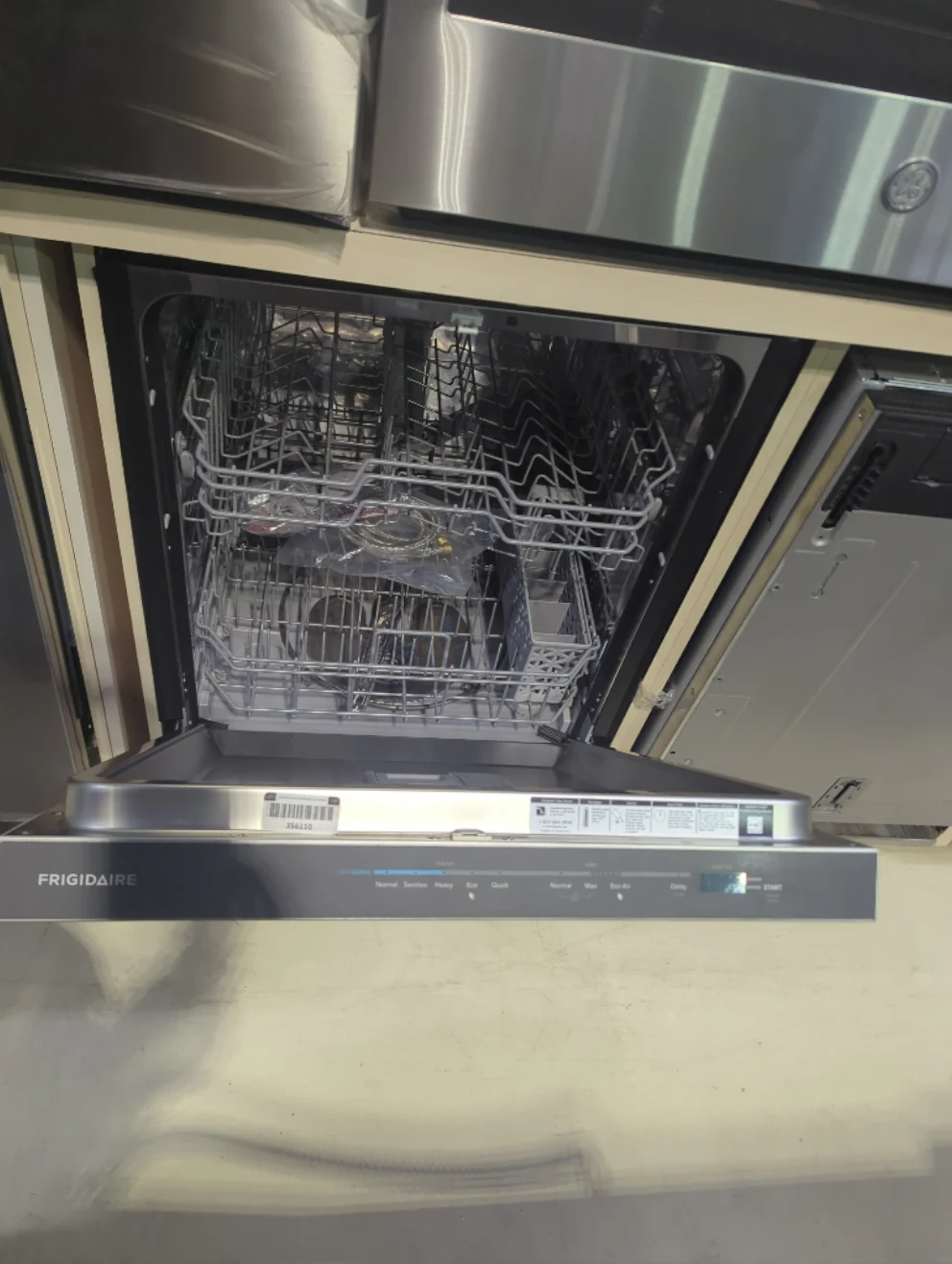 FDHP4336AS - DISHWASHERS - Frigidaire - Top Controls - Stainless Steel - Open Box - Image 3