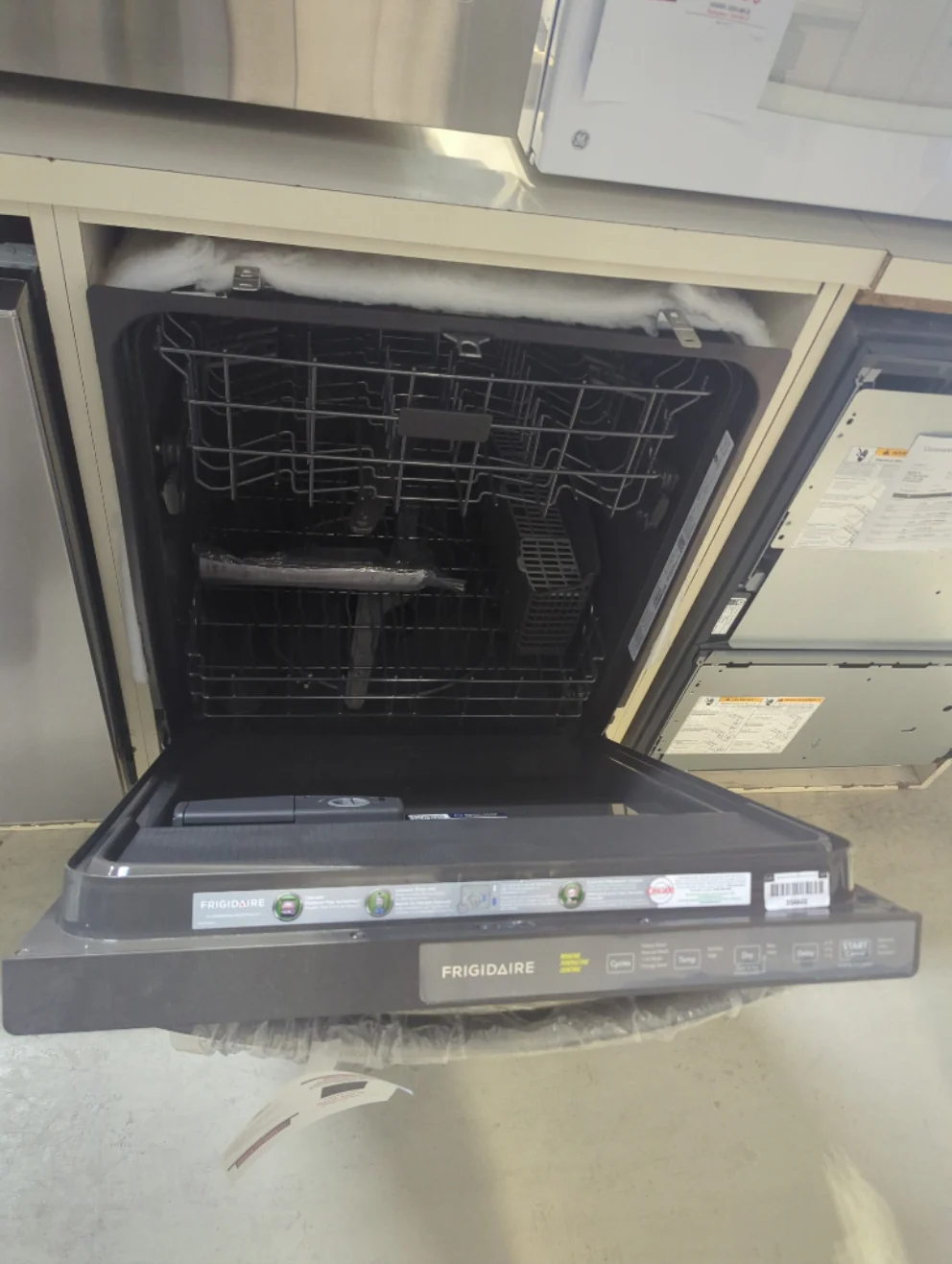 FDPH4316AD - DISHWASHERS - Frigidaire - Top Controls - Black Stainless - Open Box - Image 3