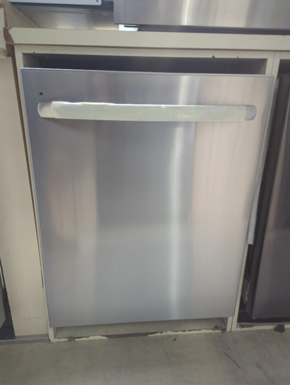 FDSH4502BF - DISHWASHERS - Frigidaire - Top Controls - Stainless Steel - Open Box - Image 2