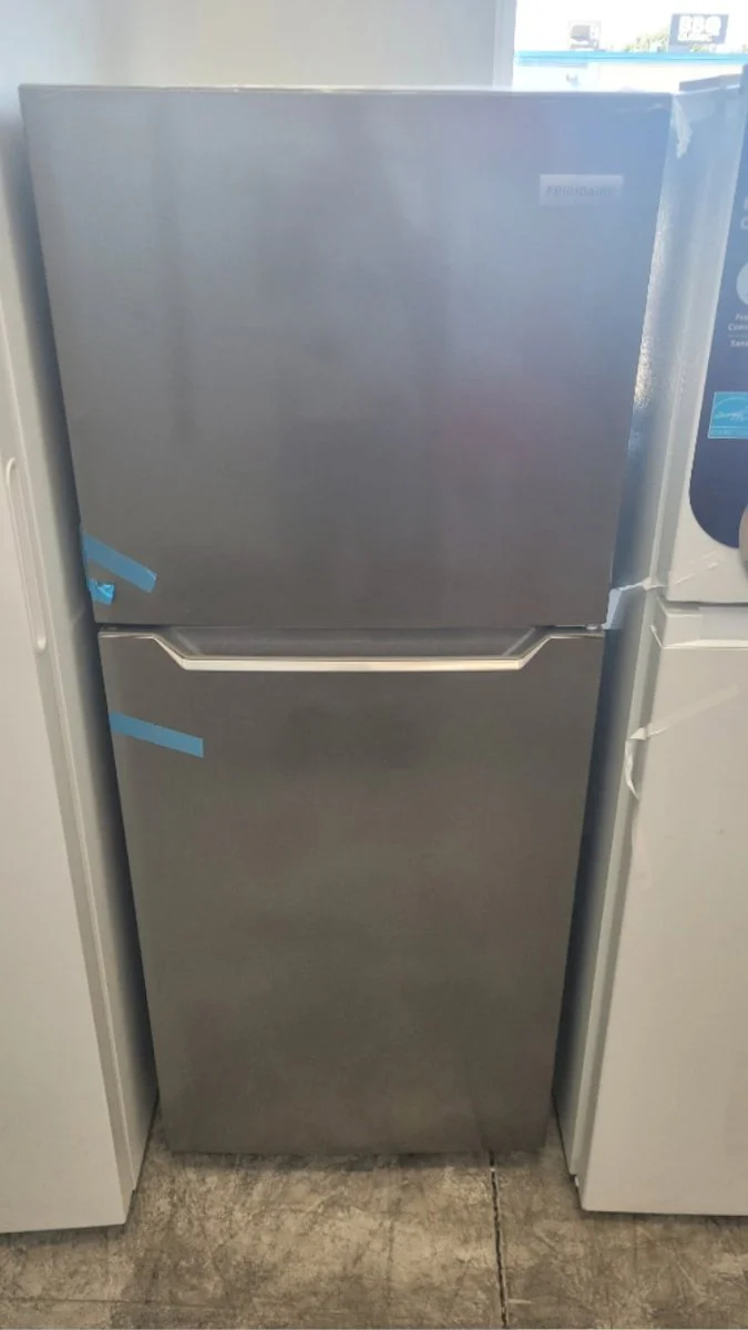 FFET1022UV - REFRIGERATORS - Frigidaire - Top Freezer - Stainless Steel - Open Box - Image 2