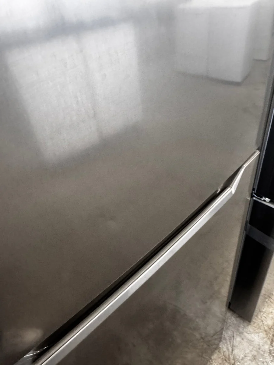 FFET1222UV - REFRIGERATORS - Frigidaire - Top Freezer - Stainless Steel - Open Box - Image 4