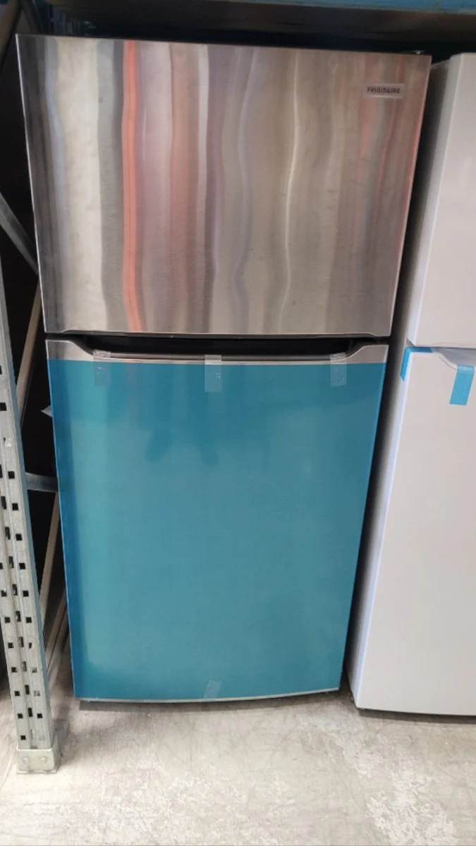 FFHT1835VS - REFRIGERATORS - Frigidaire - Top Freezer - Stainless Steel - Open Box - Image 2