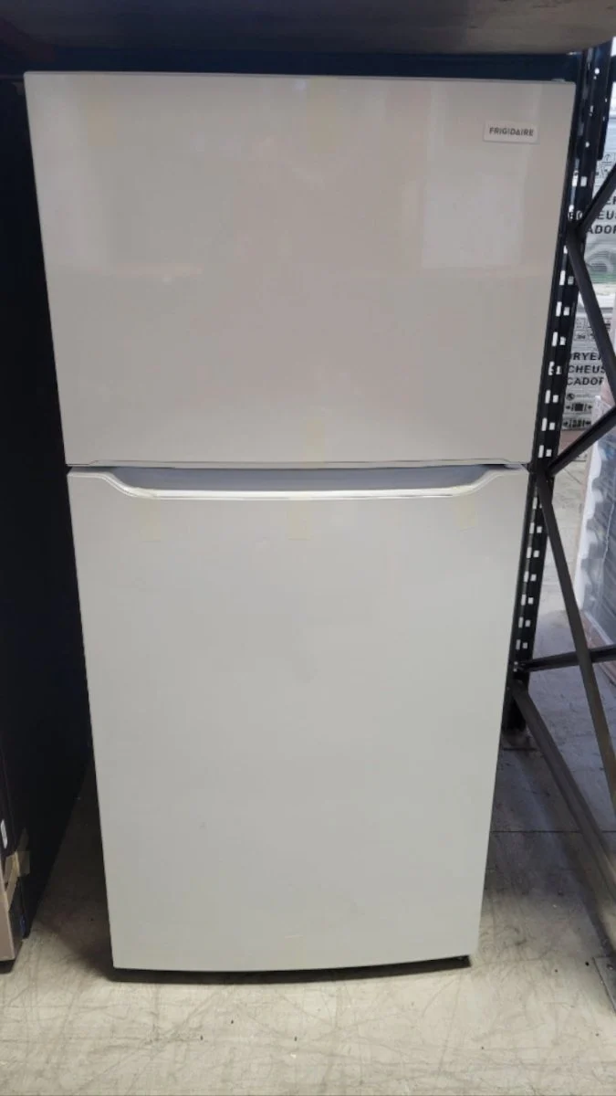 FFTR1835VW - REFRIGERATORS - Frigidaire - Top Freezer - White - Open Box - Image 2