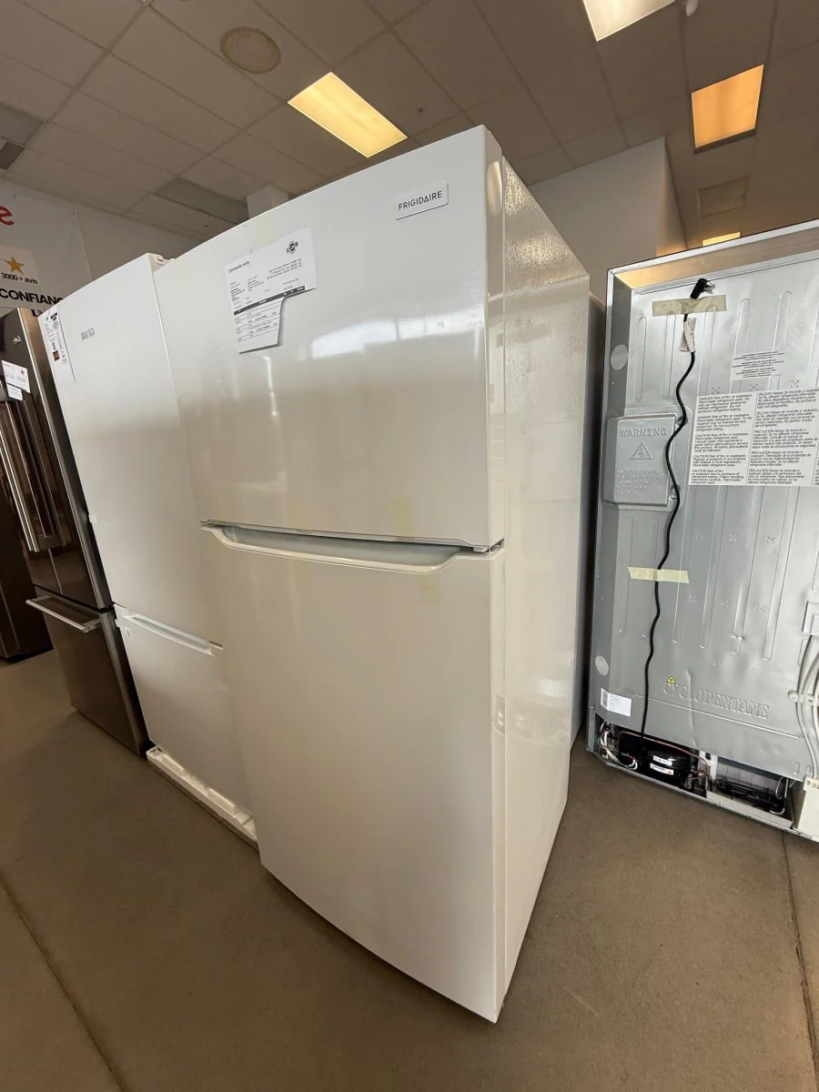 FFTR1835VW - REFRIGERATORS - Frigidaire - Top Freezer - White - Open Box - Image 2