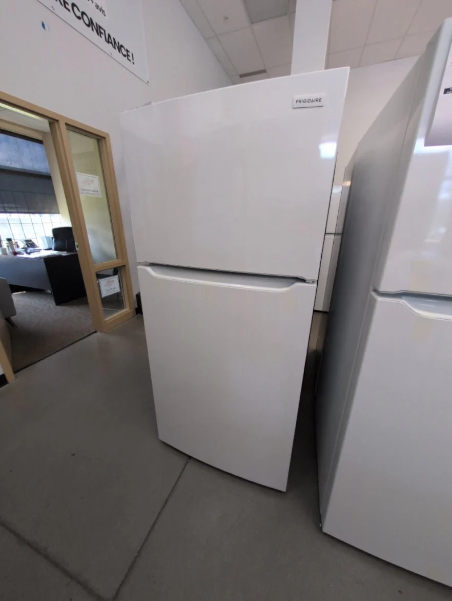 FFTR1835VW - REFRIGERATORS - Frigidaire - Top Freezer - White - Open Box - Image 2