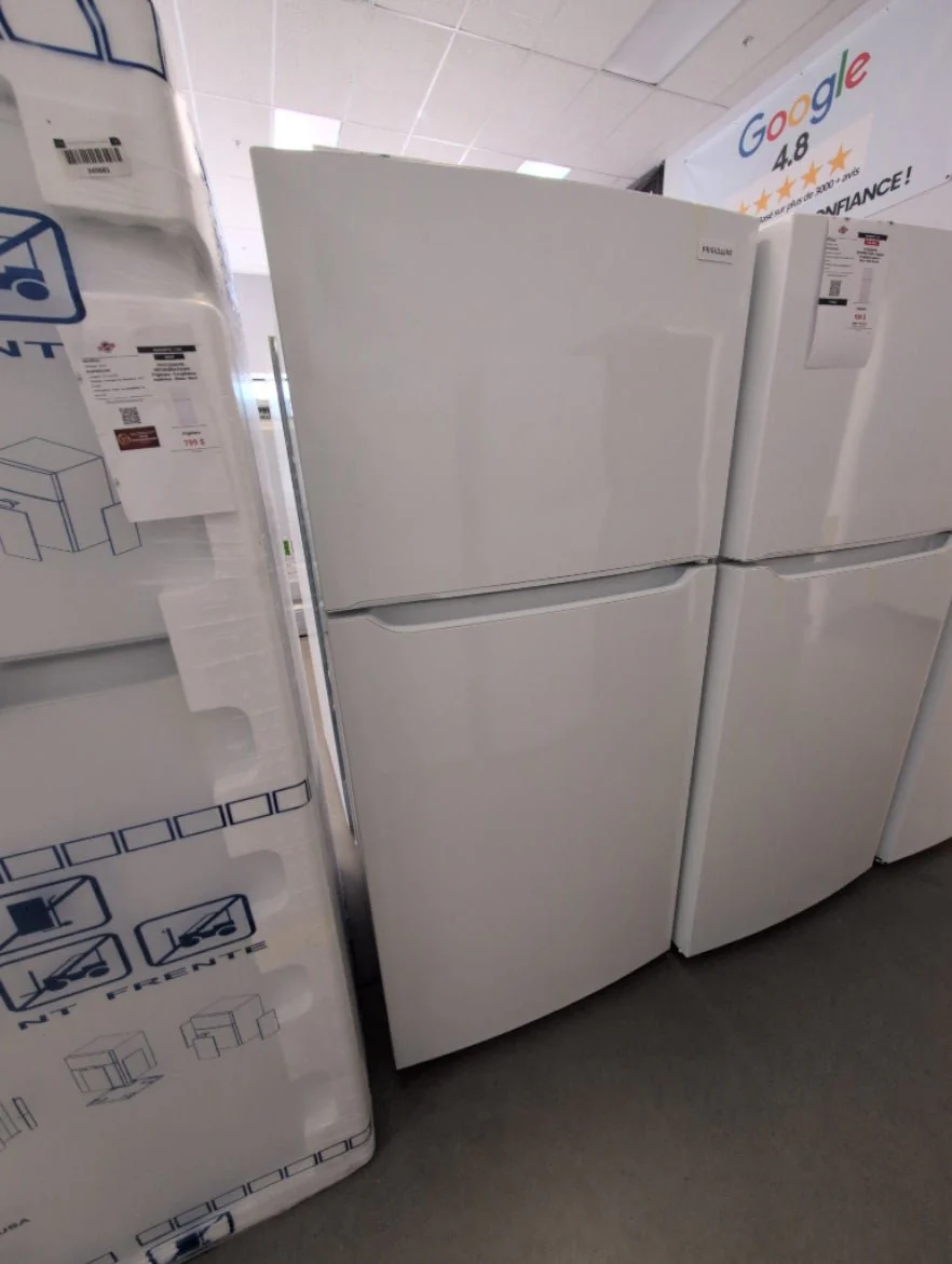 FFTR2045VW - REFRIGERATORS - Frigidaire - Top Freezer - White - Open Box - Image 2