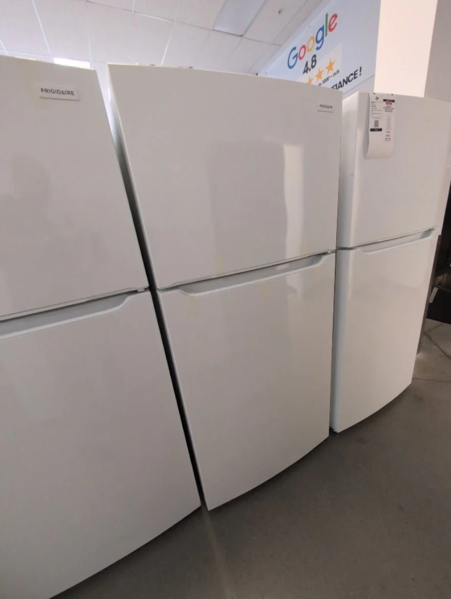 FFTR2045VW - REFRIGERATORS - Frigidaire - Top Freezer - White - Open Box - Image 2