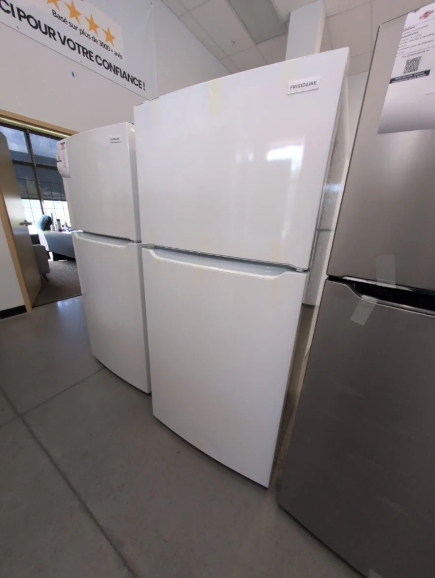 FFTR2045VW - REFRIGERATORS - Frigidaire - Top Freezer - White - Open Box - Image 2