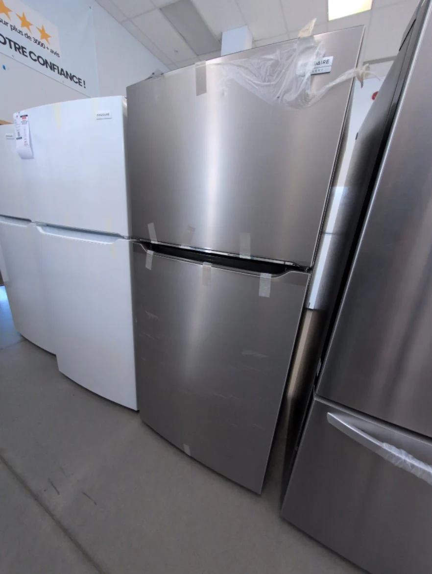 FGHT2055VF - REFRIGERATORS - Frigidaire Gallery - Top Freezer - Stainless Steel - Open Box - Image 2