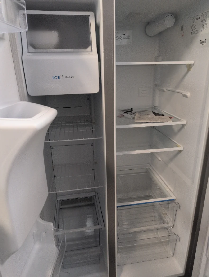 FRSS26L3AF - REFRIGERATORS - Frigidaire - Side by side - Stainless Steel - Open Box - Image 2