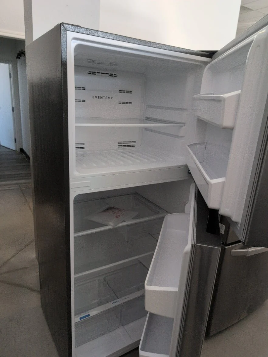 FRTE1835AS - REFRIGERATORS - Frigidaire - Top Freezer - Stainless Steel - Open Box - Image 2