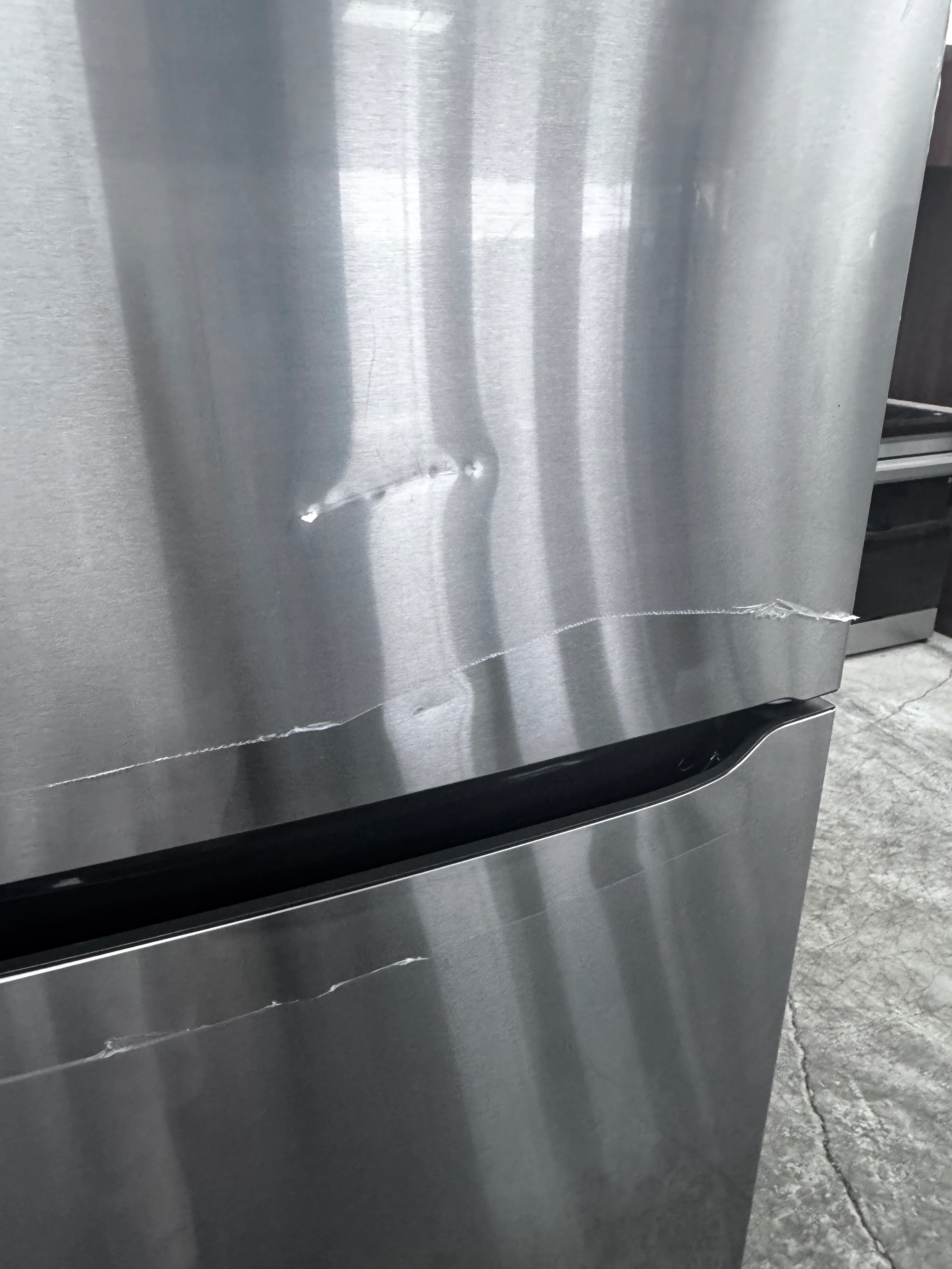 FRTE1835AS - REFRIGERATORS - Frigidaire - Top Freezer - Stainless Steel - Open Box - Image 3