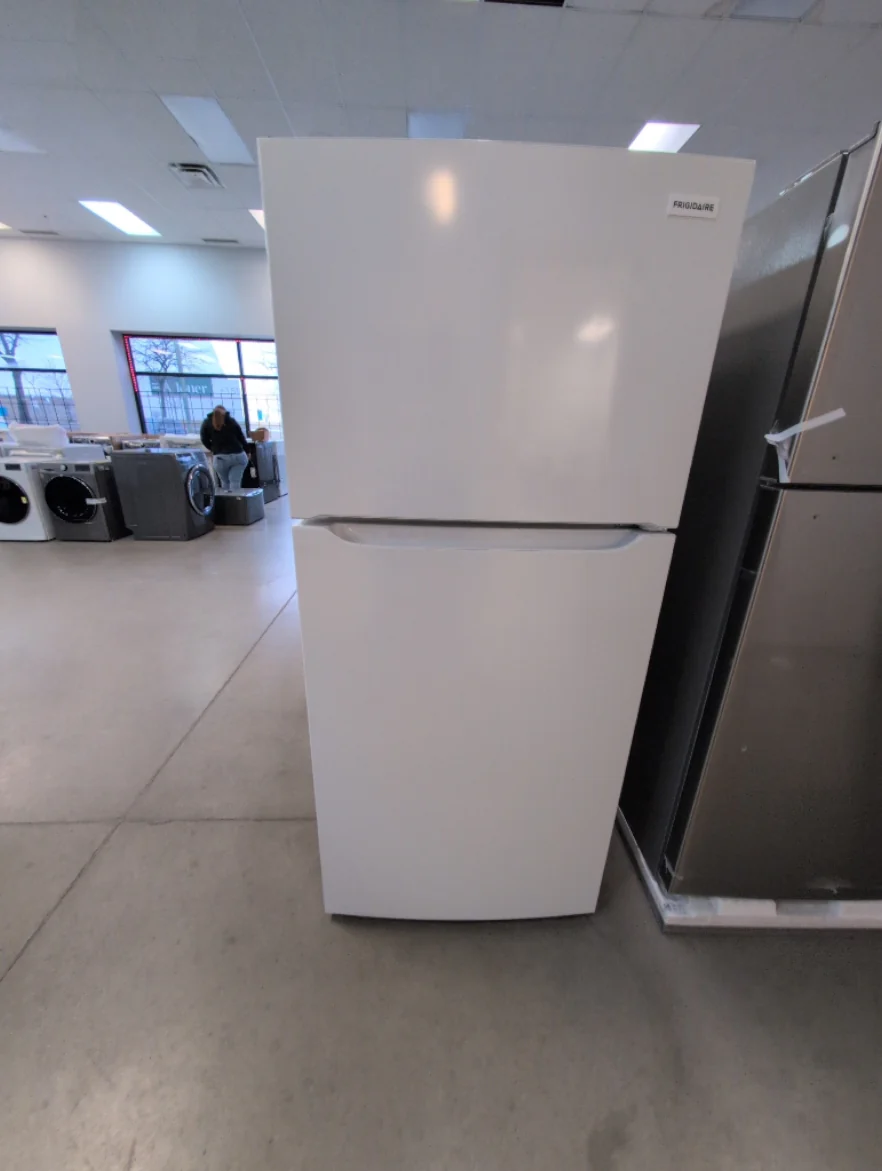 FRTE1835AW - REFRIGERATORS - Frigidaire - Top Freezer - White - Open Box - Image 2