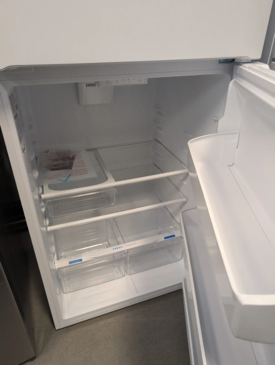 FRTE1835AW - REFRIGERATORS - Frigidaire - Top Freezer - White - Open Box - Image 2