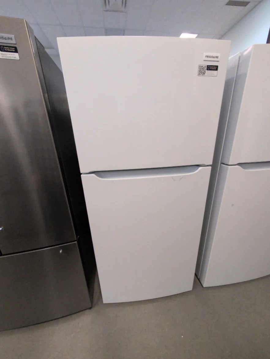 FRTE1835AW - REFRIGERATORS - Frigidaire - Top Freezer - White - Open Box - Image 3