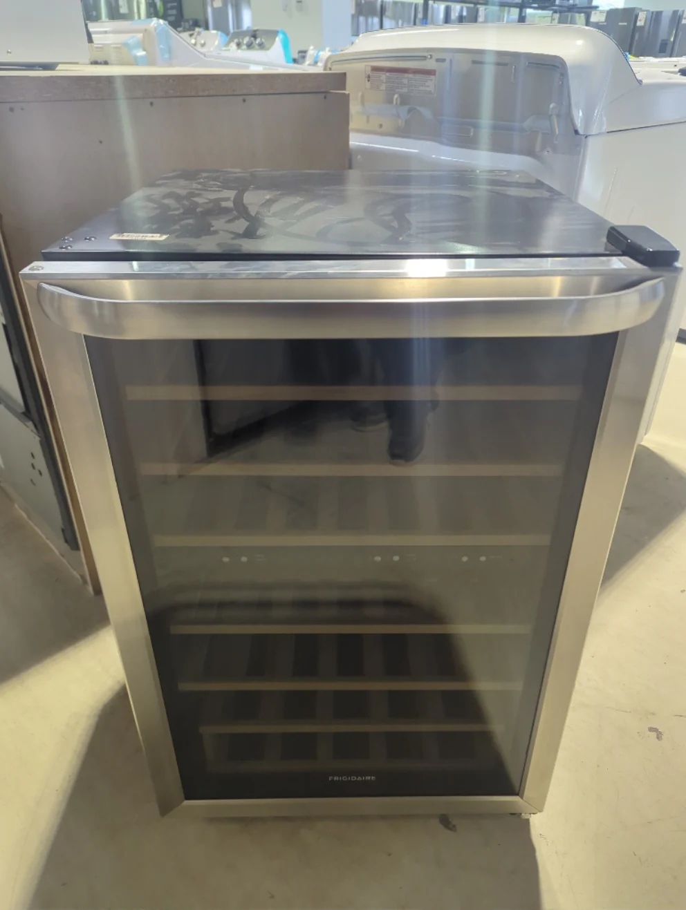 FRWW4543AS - WINE STORAGE - Frigidaire - Stainless Steel - Open Box - Image 2