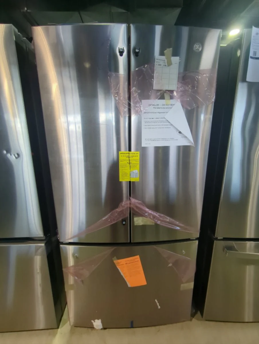 GNE25DYRKFS - REFRIGERATORS - GE - French 3-Door - Stainless Steel - Open Box - Image 2