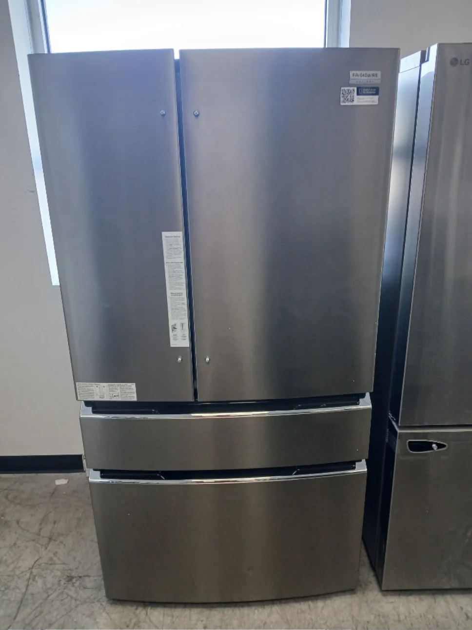 GRMG2272CF - REFRIGERATORS - Frigidaire Gallery - French 4-Door - Stainless Steel - Open Box - Image 2