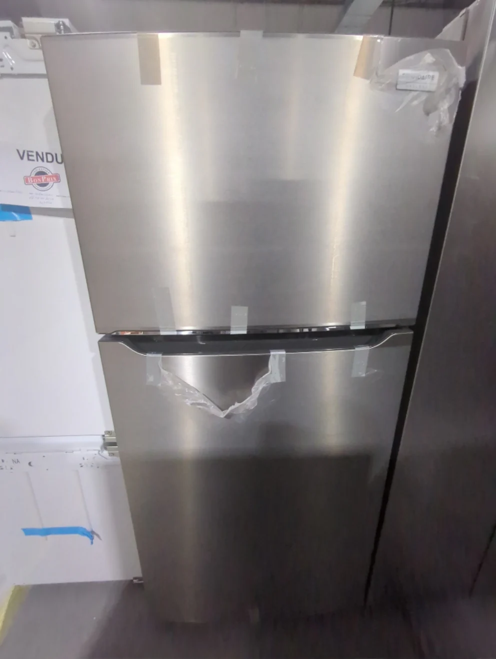 GRTE2055AF - REFRIGERATORS - Frigidaire - Top Freezer - Stainless Steel - Open Box - Image 2
