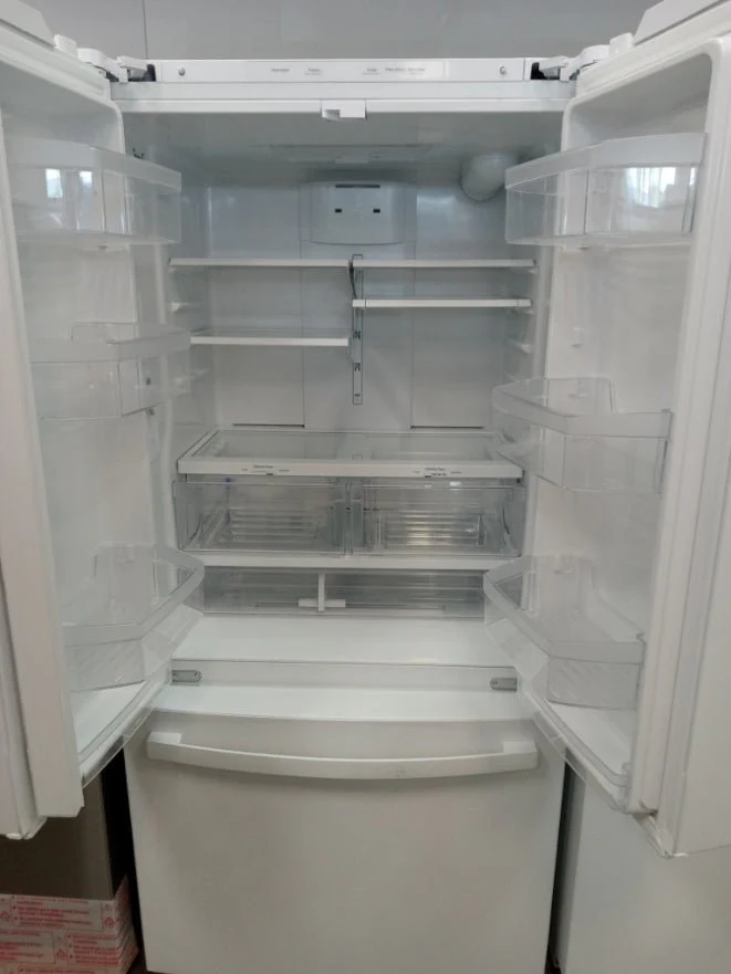 GWE19JGLWW - REFRIGERATORS - GE - French 3-Door - White - Open Box - Image 2