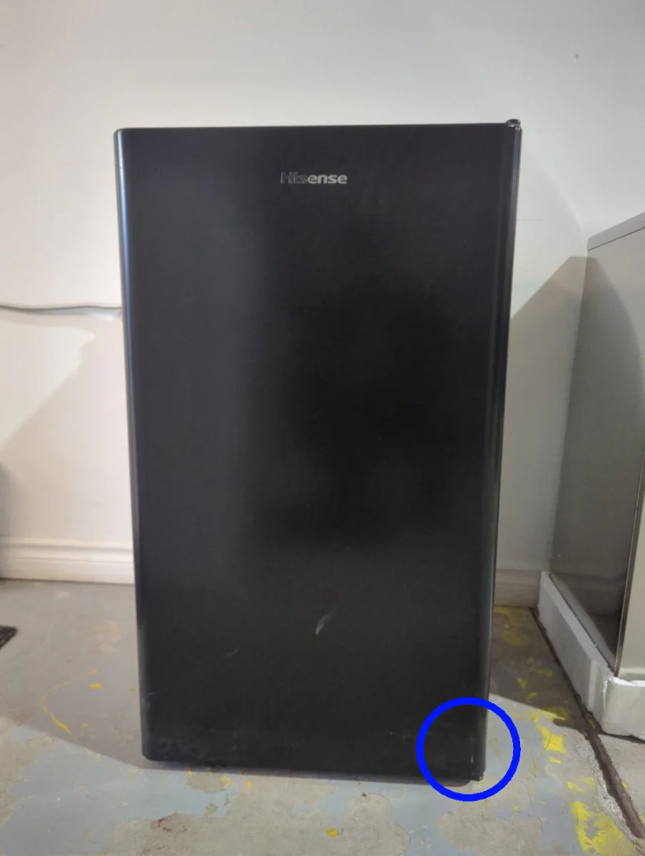 HRC033ABE - REFRIGERATORS - Hisense - Compact - Black - Open Box - Image 2