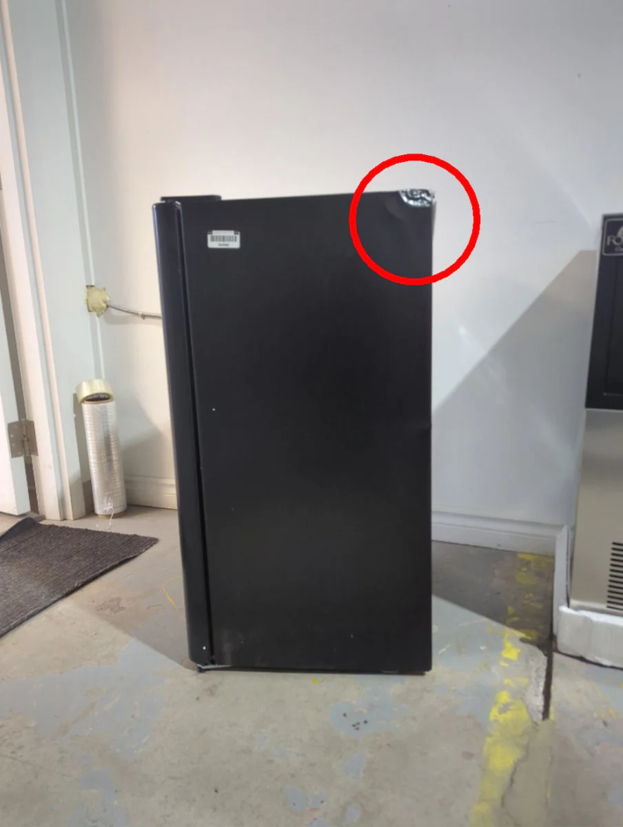 HRC033ABE - REFRIGERATORS - Hisense - Compact - Black - Open Box - Image 4