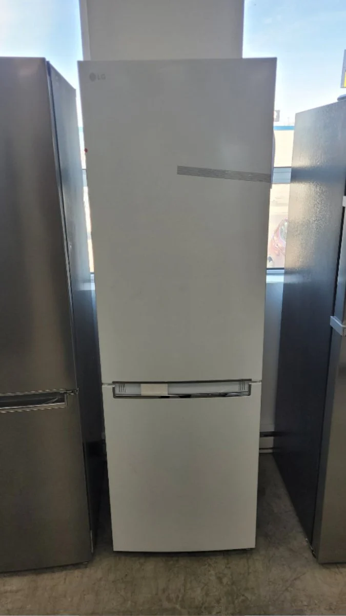 LBNC12231W - REFRIGERATORS - LG - Bottom Freezer - White - Open Box - Image 2