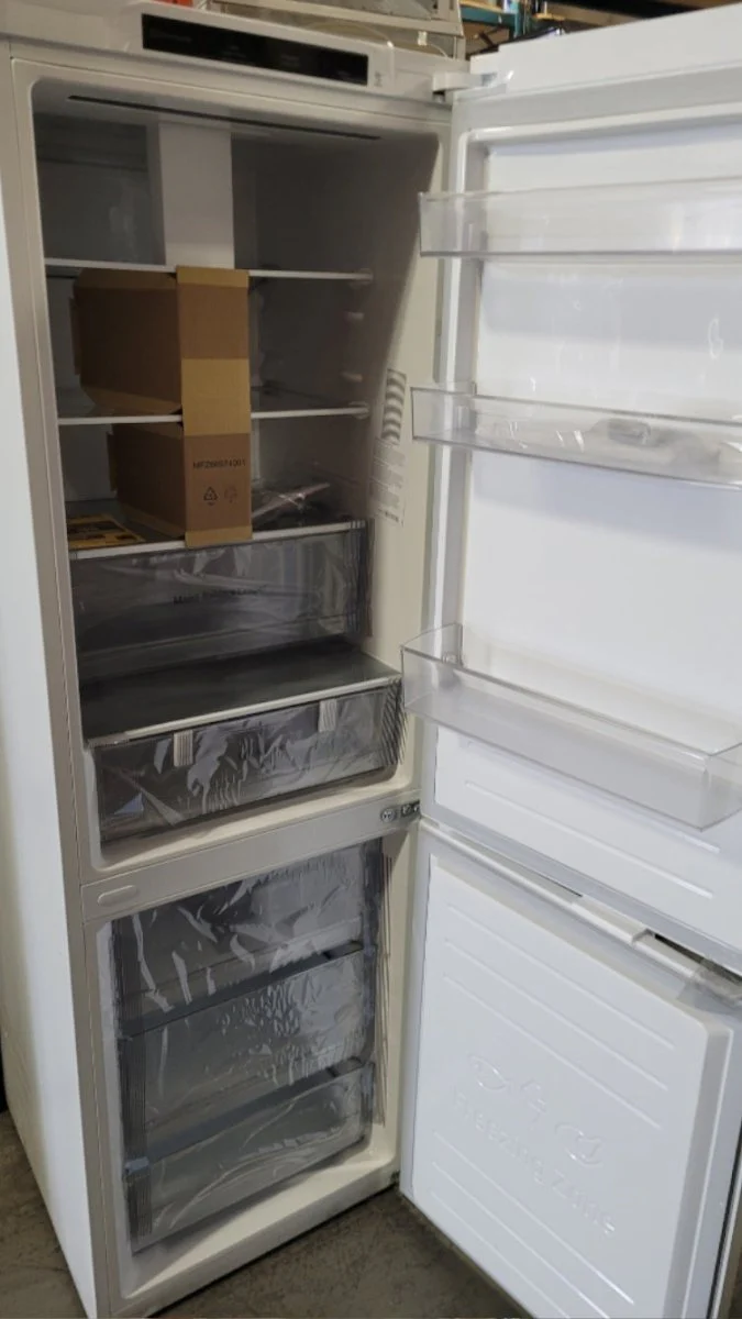 LBNC12231W - REFRIGERATORS - LG - Bottom Freezer - White - Open Box - Image 2
