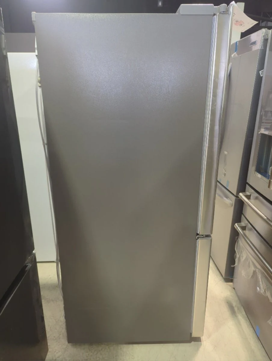 LCFS22EXS - REFRIGERATORS - LG - French 3-Door - Stainless Steel - Open Box - Image 3
