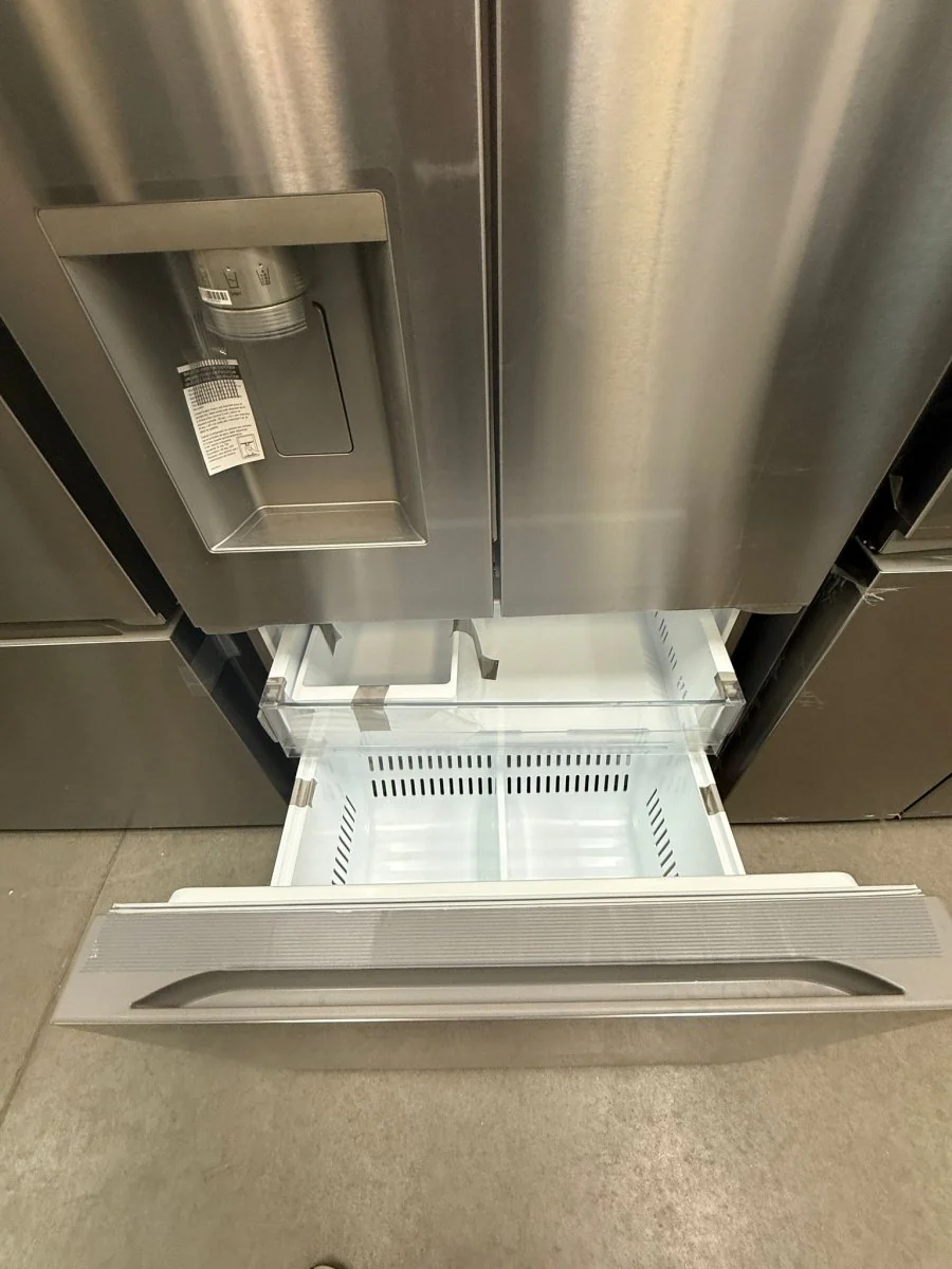 LF20C6330S - REFRIGERATORS - LG - French 3-Door - Stainless Steel - Open Box - Image 4