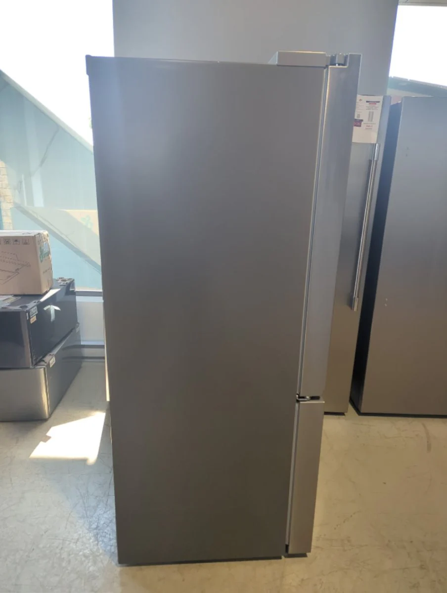 LF21G6200S - REFRIGERATORS - LG - French 3-Door - Stainless Steel - Open Box - Image 4