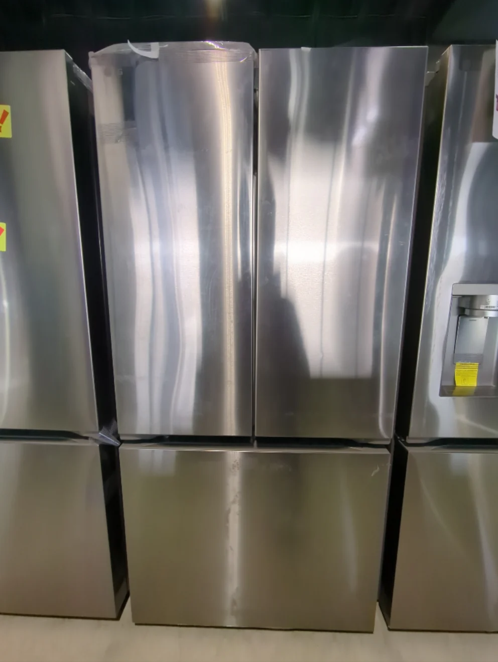 LF25S6200S - REFRIGERATORS - LG - French 3-Door - Stainless Steel - Open Box - Image 2