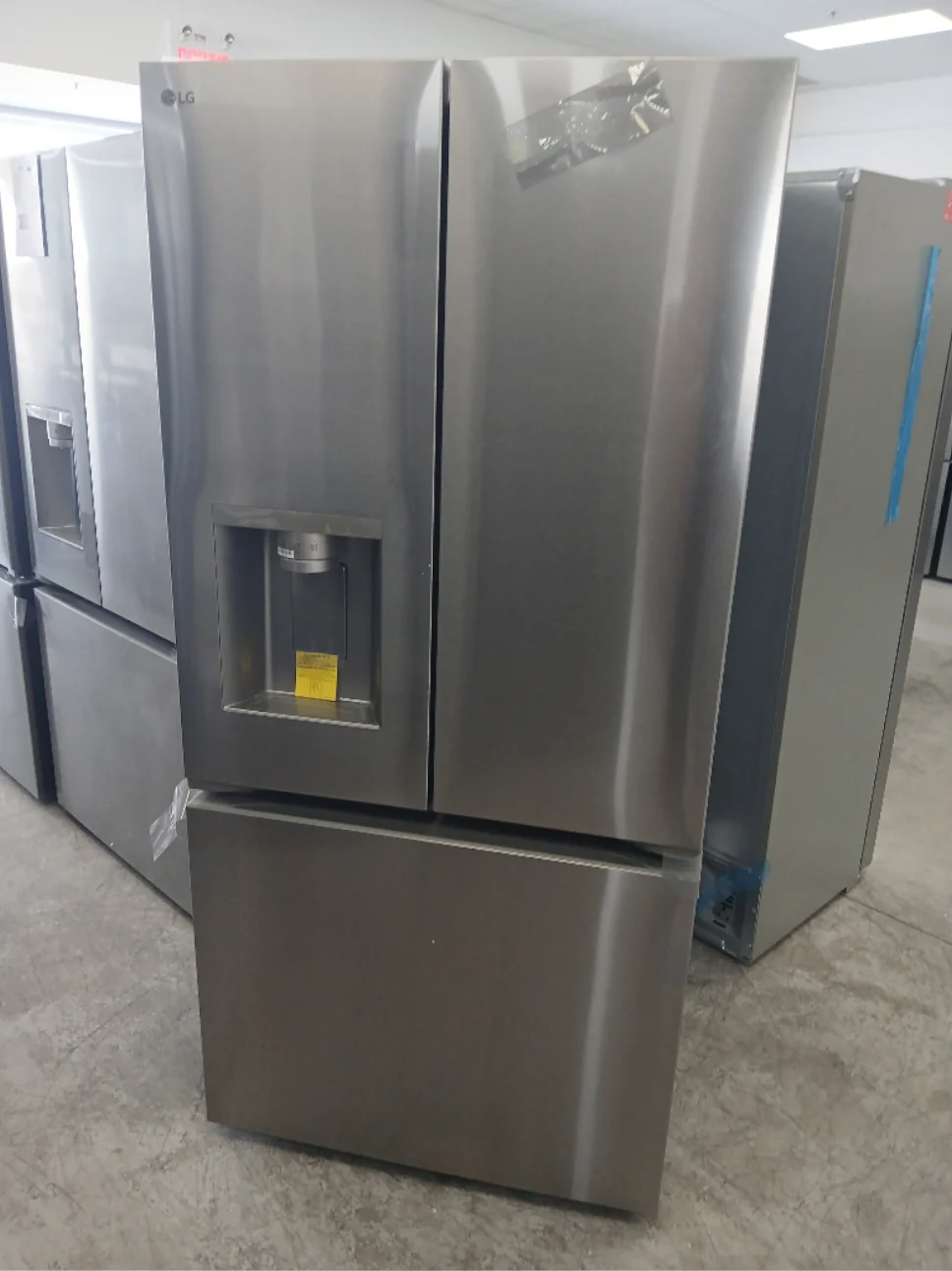 LF25S6330S - REFRIGERATORS - LG - French 3-Door - Stainless Steel - Open Box - Image 2