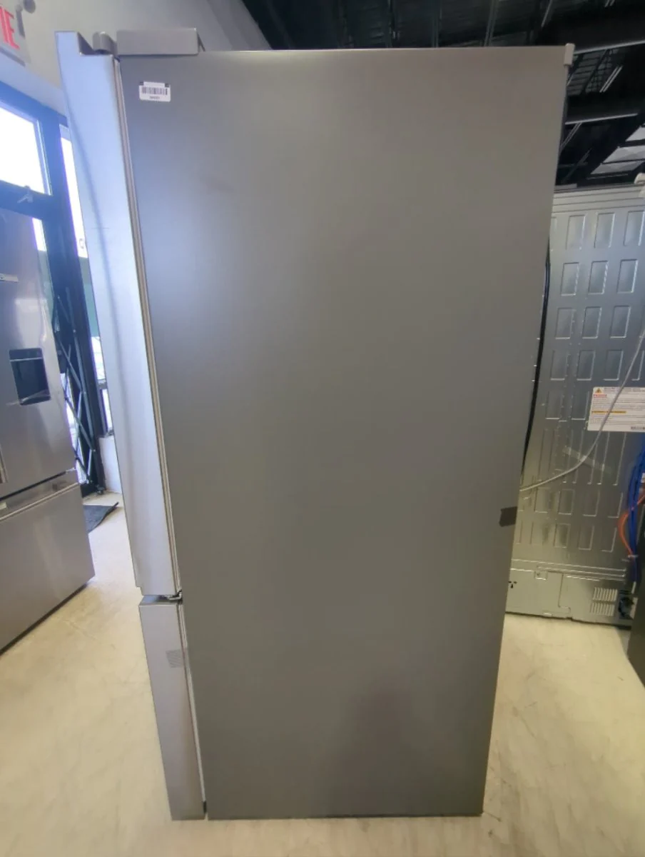 LF25S6330S - REFRIGERATORS - LG - French 3-Door - Stainless Steel - Open Box - Image 3
