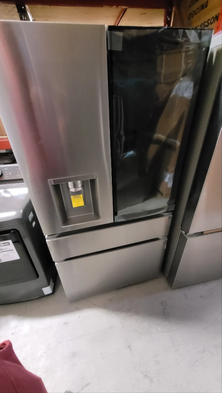LF29S8365S - REFRIGERATORS - LG - French 4-Door - Stainless Steel - Open Box - Image 2