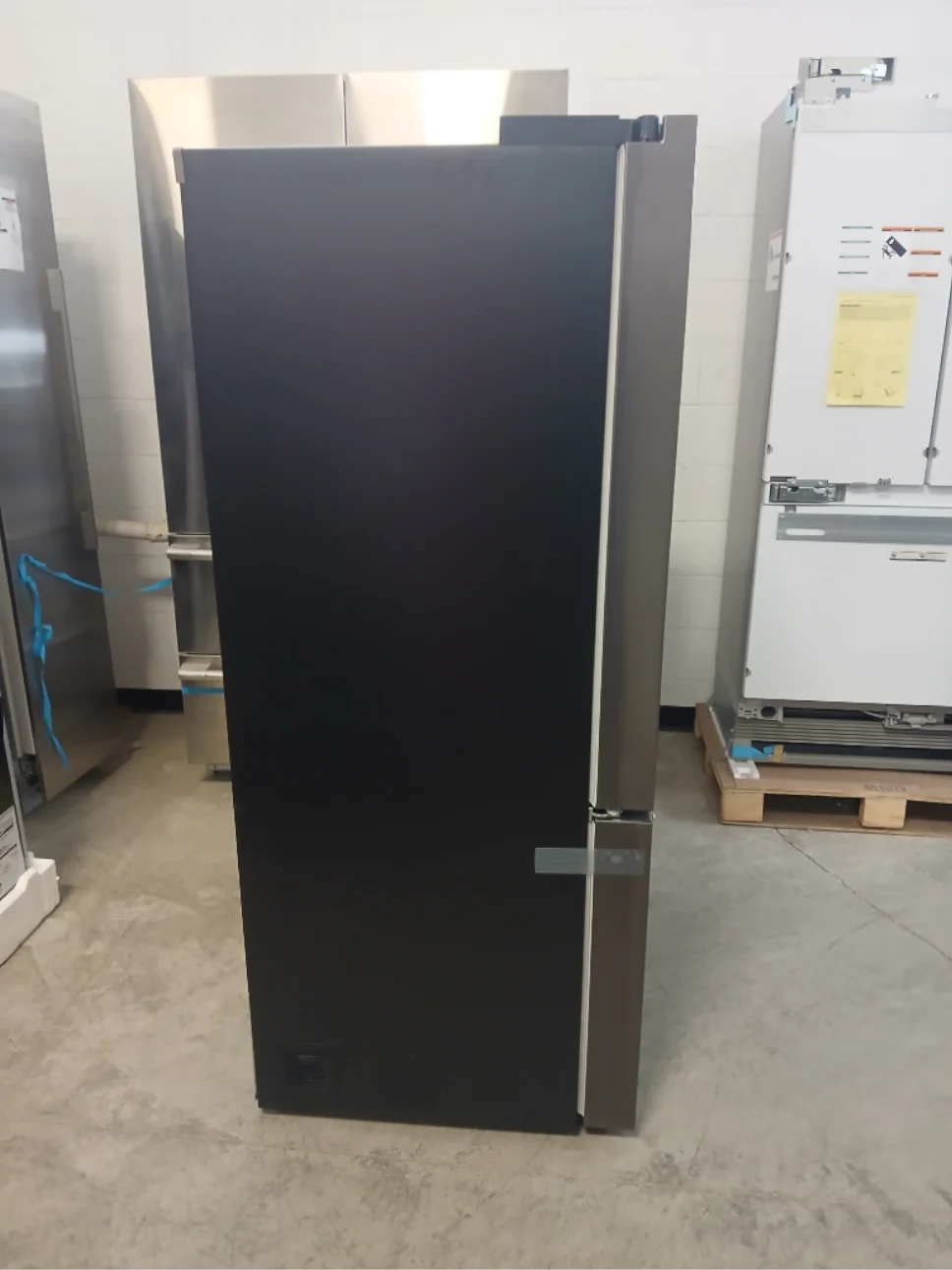 LRFLC2706D - REFRIGERATORS - LG - French 3-Door - Black Stainless - Open Box - Image 2