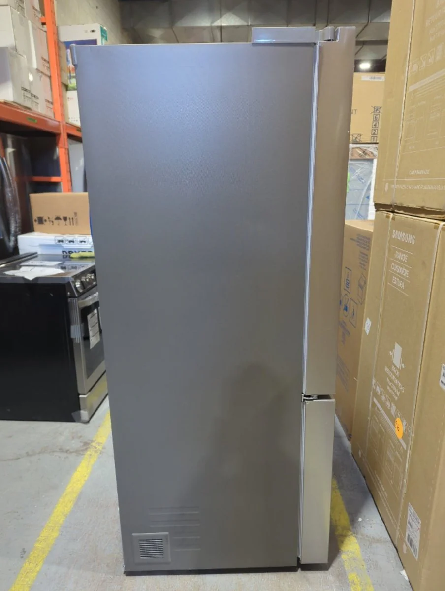 LRFLC2706S - REFRIGERATORS - LG - French 3-Door - Stainless Steel - Open Box - Image 3