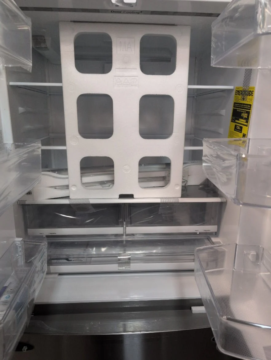 LRFS28XBS - REFRIGERATORS - LG - French 3-Door - Stainless Steel - Open Box - Image 2