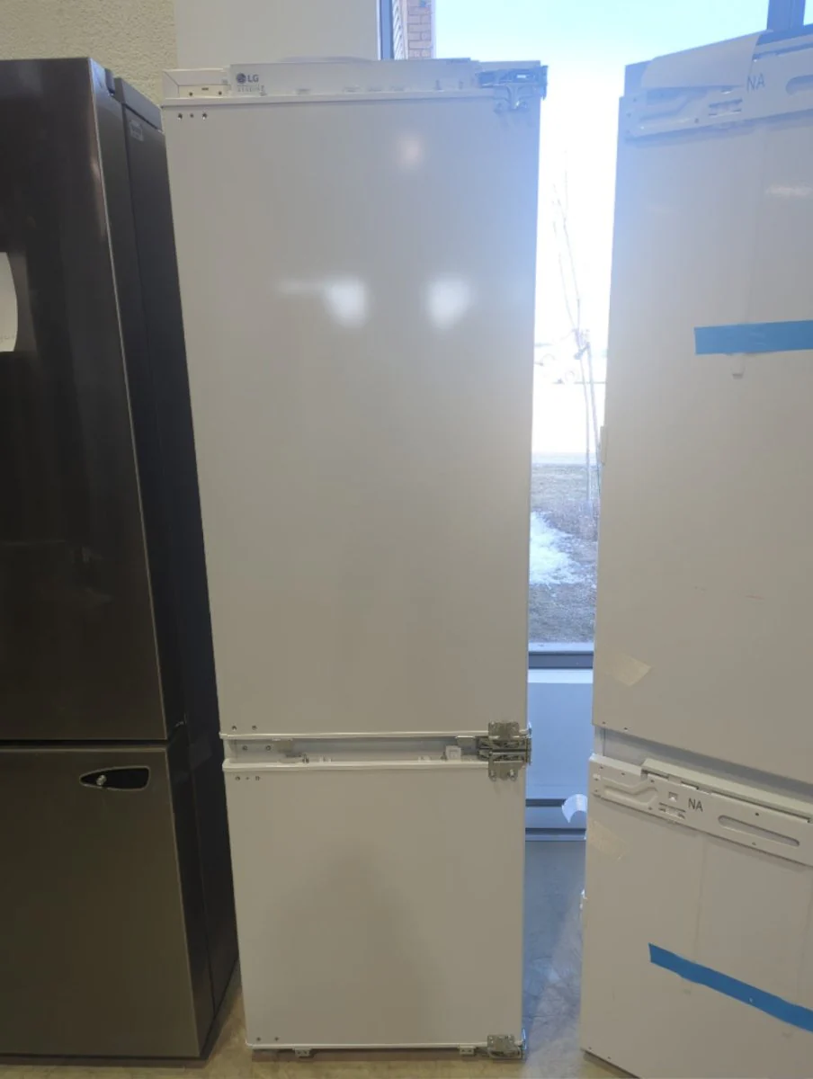 LSBNC1021P - REFRIGERATORS - LG - Bottom Freezer - Panel Ready - Open Box - Image 3