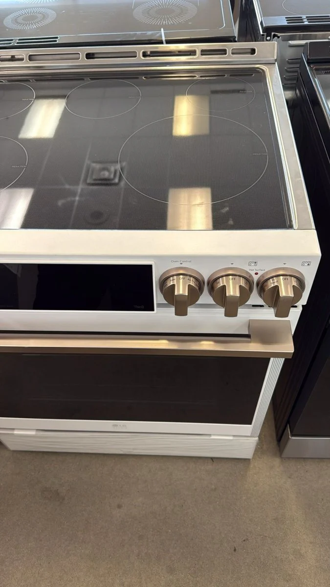 LSIS6338NE - RANGES - LG STUDIO - Electric - Stainless Steel - Open Box - Image 4